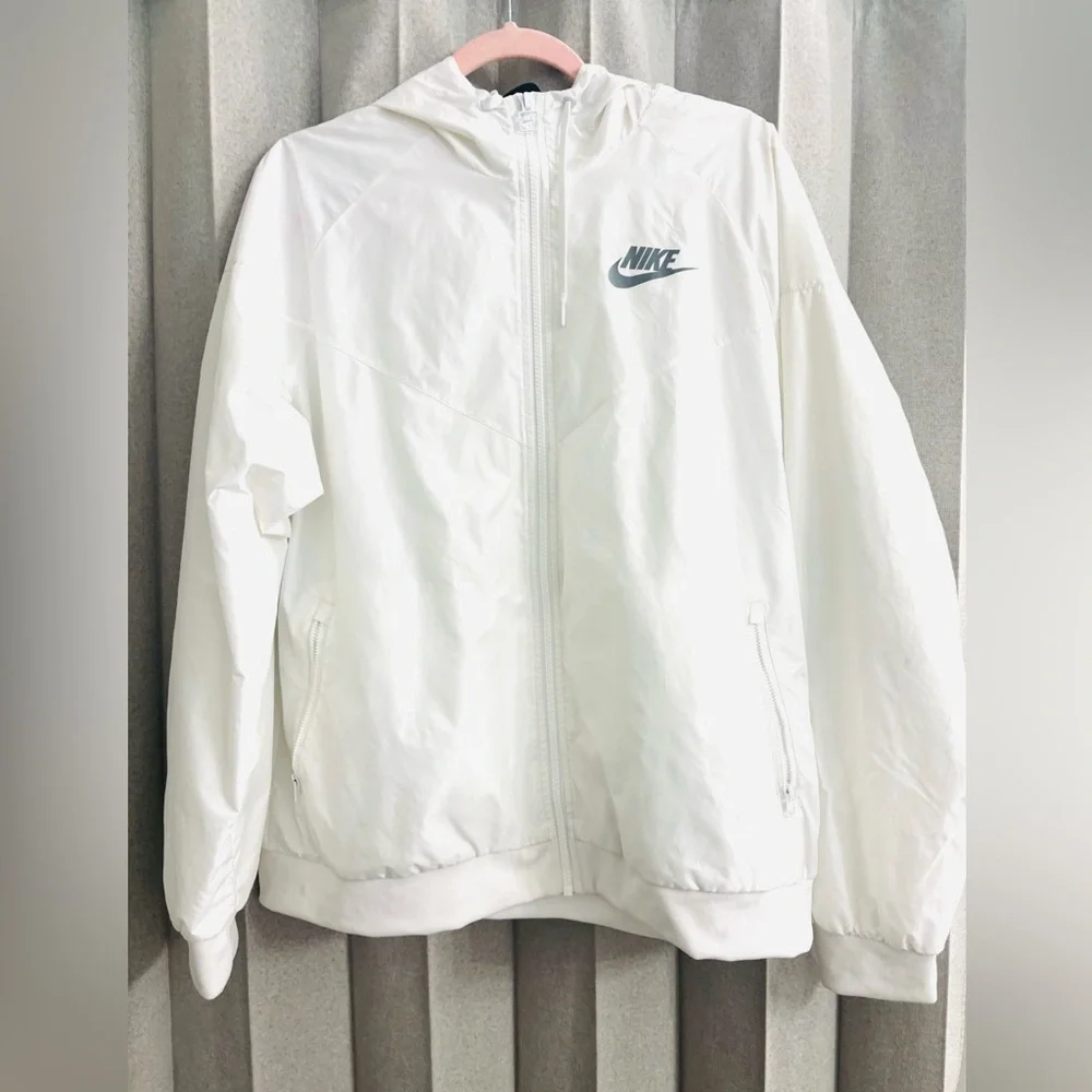 Nike Women's Utility Jacket in White - Picture 2 of 8